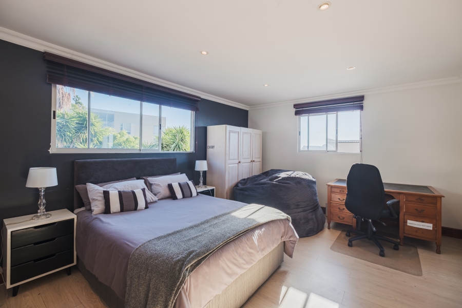 4 Bedroom Property for Sale in Fresnaye Western Cape